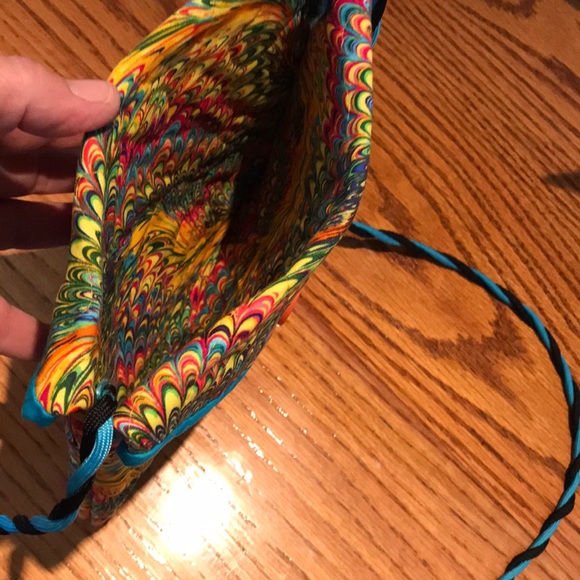 Quilted handmade shoulder strap 8.5 x 8” purse, has 3 parts, 2 w velcro closures - Picture 7 of 7